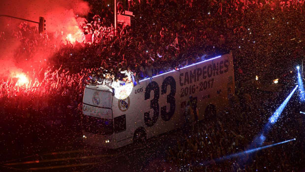 real-madrid-la-liga-wins-bus.jpg